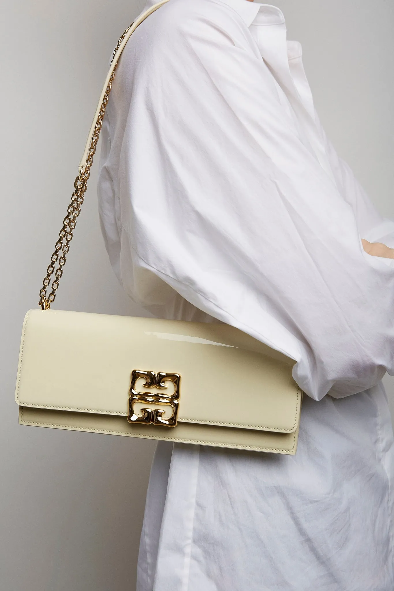 4G small chain cream clutch