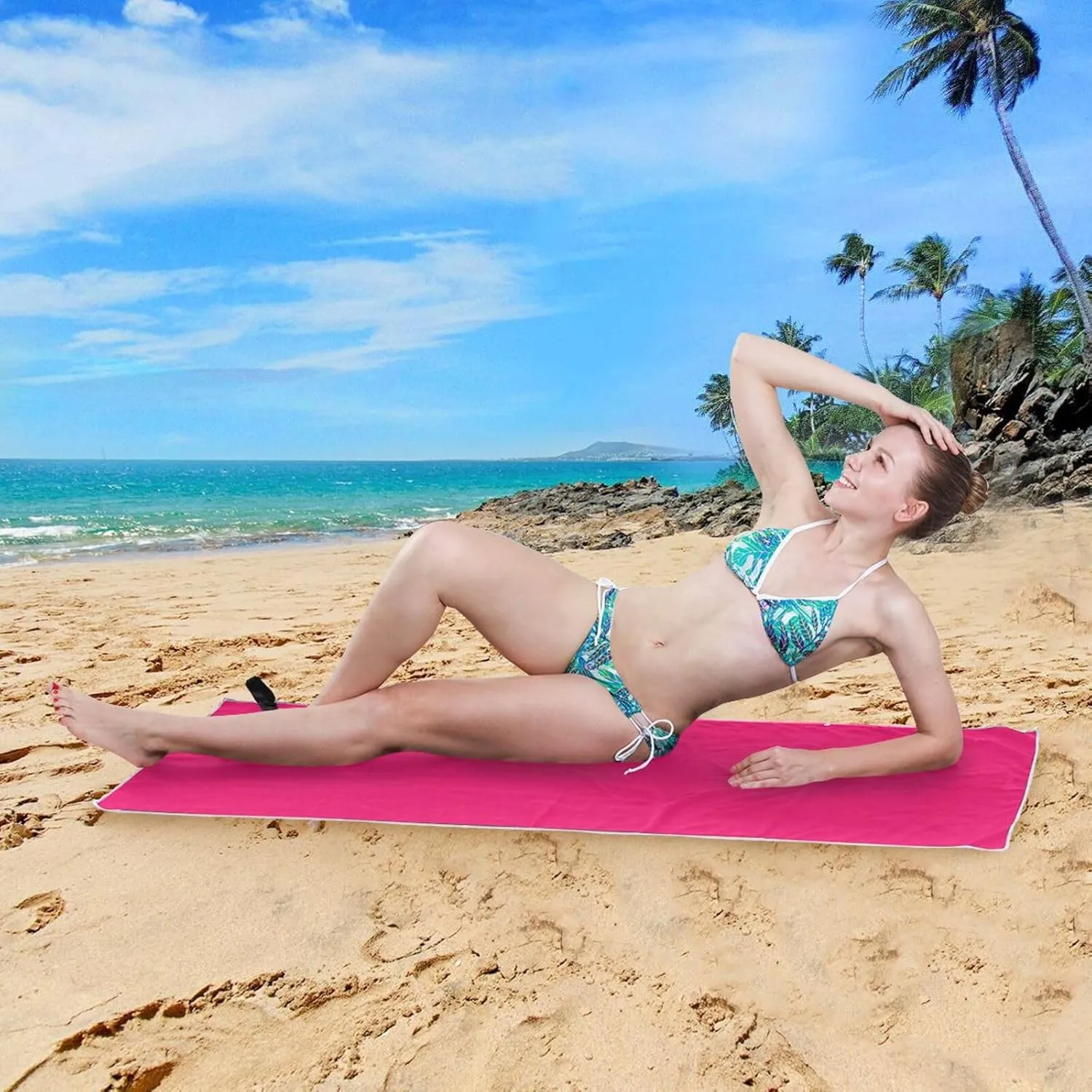 GAIGEO Carmine Quick Dry Microfiber Beach Towel, Lightweight Beach Towel with Storage Bag, for Adult, Quick Dry Towels for Camping, Travel, 30"x60"