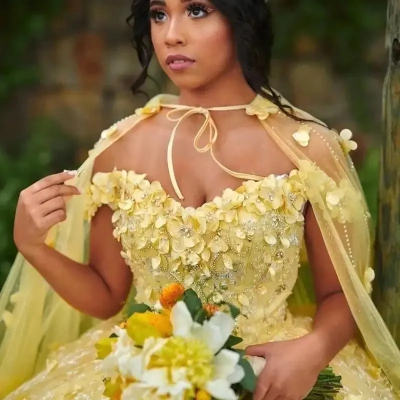 Gold Quinceanera Dresses Birthday Party Applique Crystal Sequine Shiny Tulle With Cape Evening Prom Dresses for Women Ball Gown