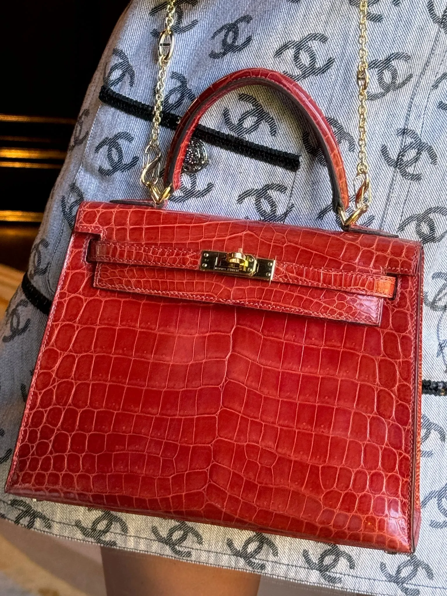 Hermès Kelly 25 Sellier Geranium Shiny Alligator Gold Hardware
